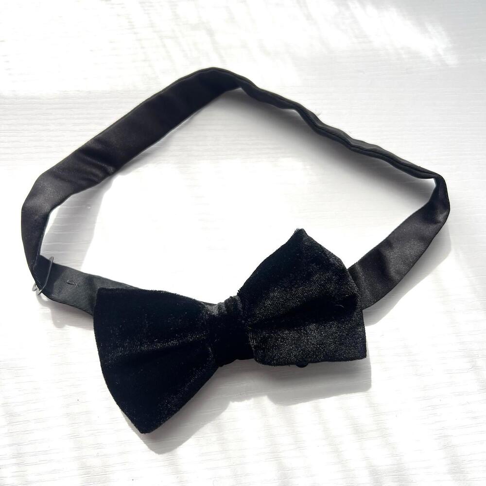Mens Black Velvet Bow Tie Pre-Tied Adjustable Strap Formal Wedding Tuxedo Gala